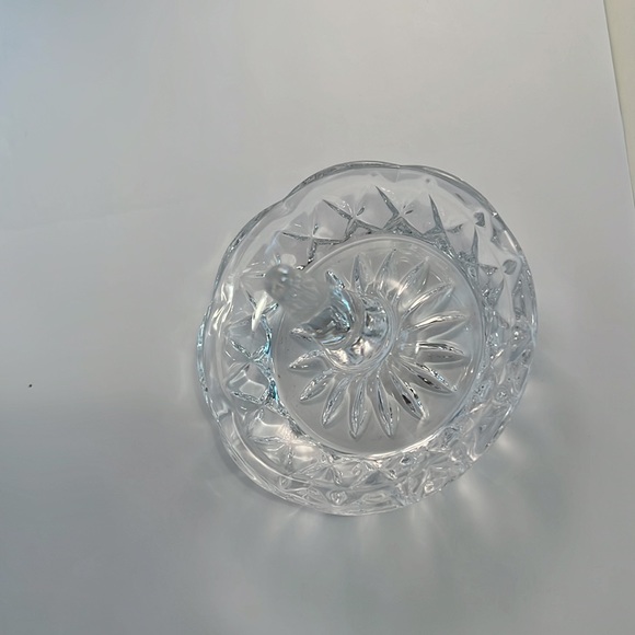 🎁SOLD🎁 BEAUTIFUL CRYSTAL RING HOLDER - Picture 3 of 7